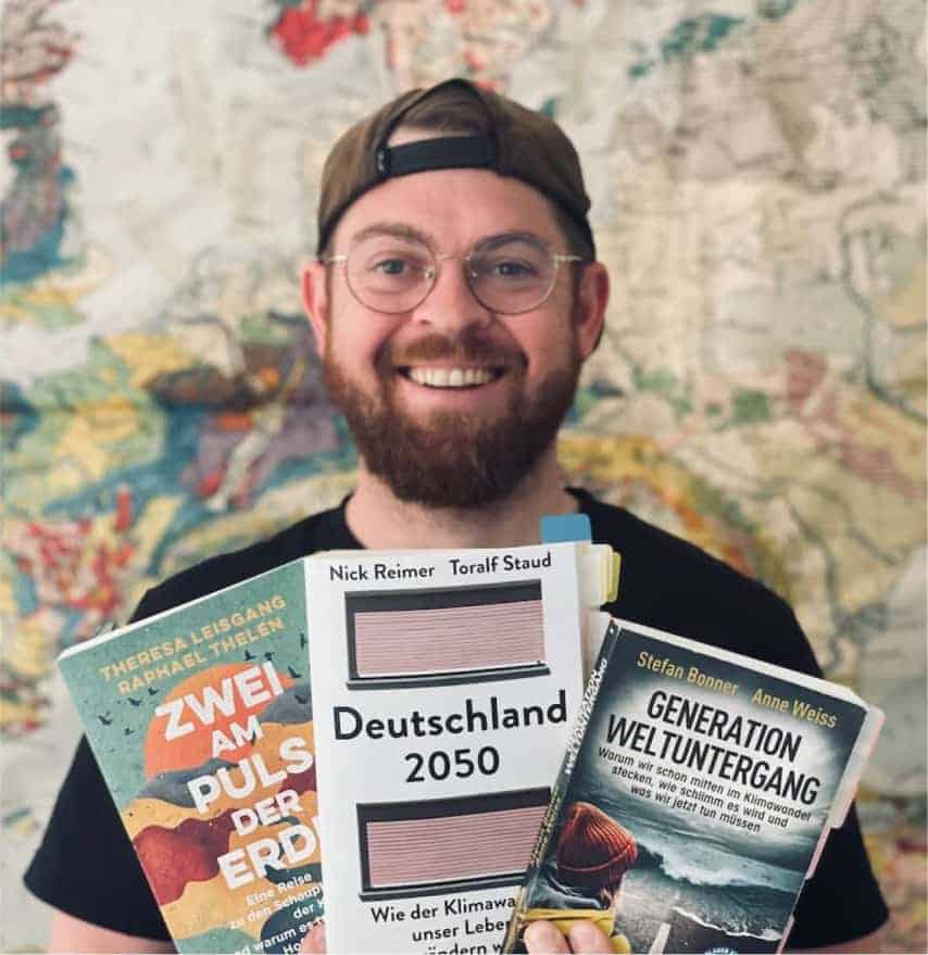 Alex Mit Büchern